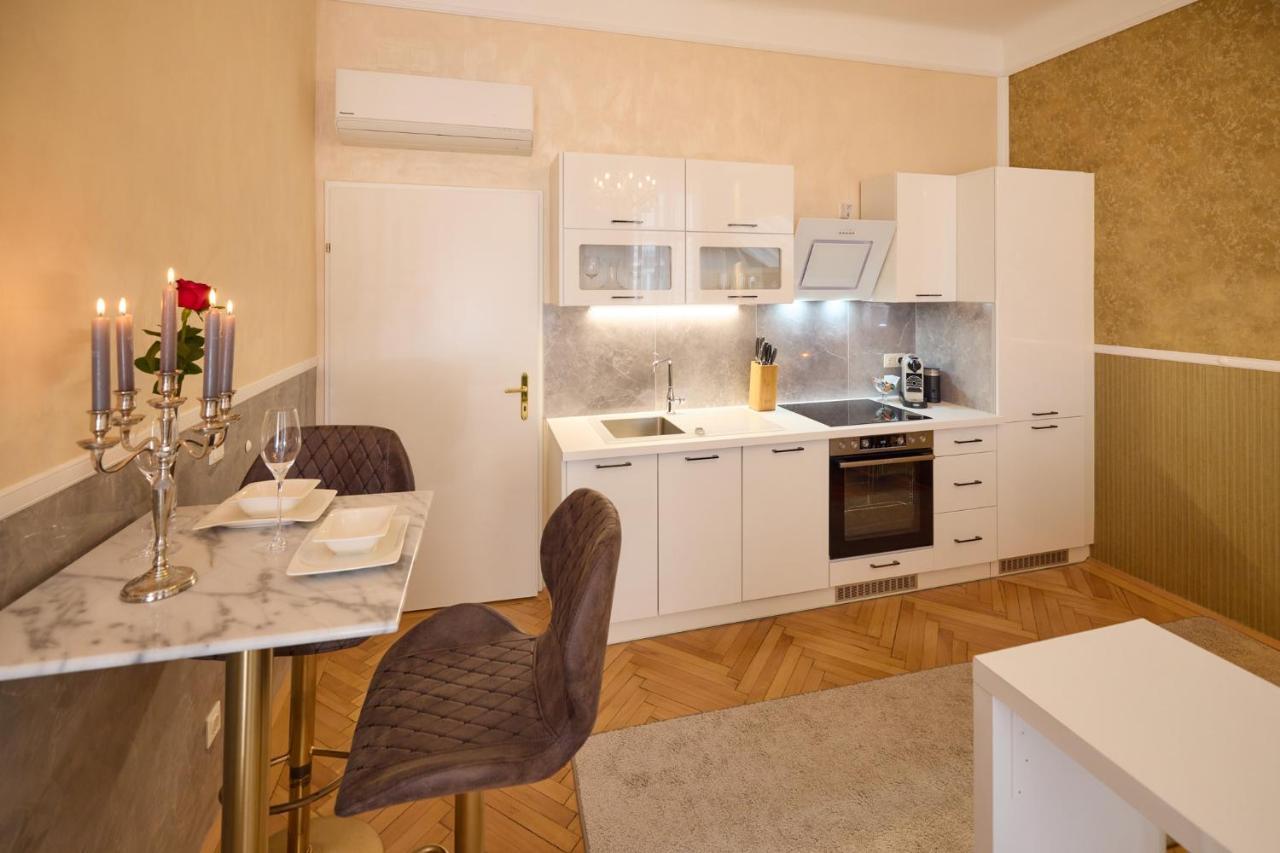 Sophies Place Augarten - Imperial Lifestyle Parking Apartment Wien